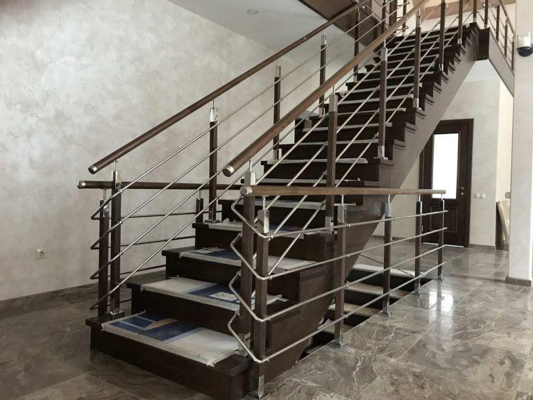 Selecting Materials: Wood, Metal, and Glass for Your Ascent